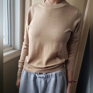 Gap 100% Merino Wool Tan Crew Neck Sweater